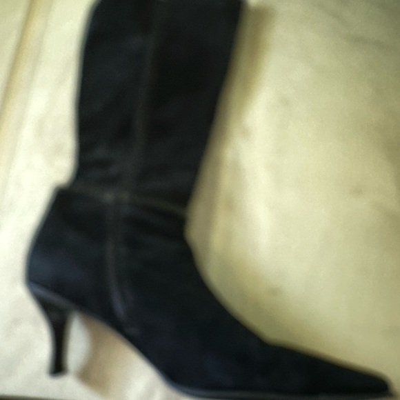 . Have little tear  in back of boot  Doesn’t effect wear or look.See picture. #2 - Picture 5 of 5